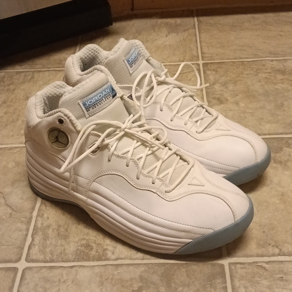 Men's White and Blue Nike Air Jordan Jumpman Team 1 Basketball Sneakers Size 11